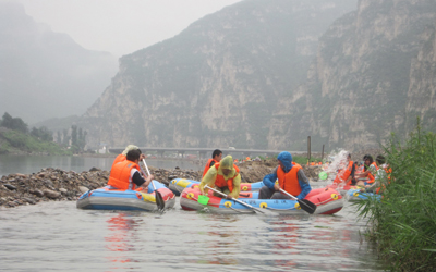 縱情山水，融合團隊，放松身心——公司組織員工到野三坡郊游